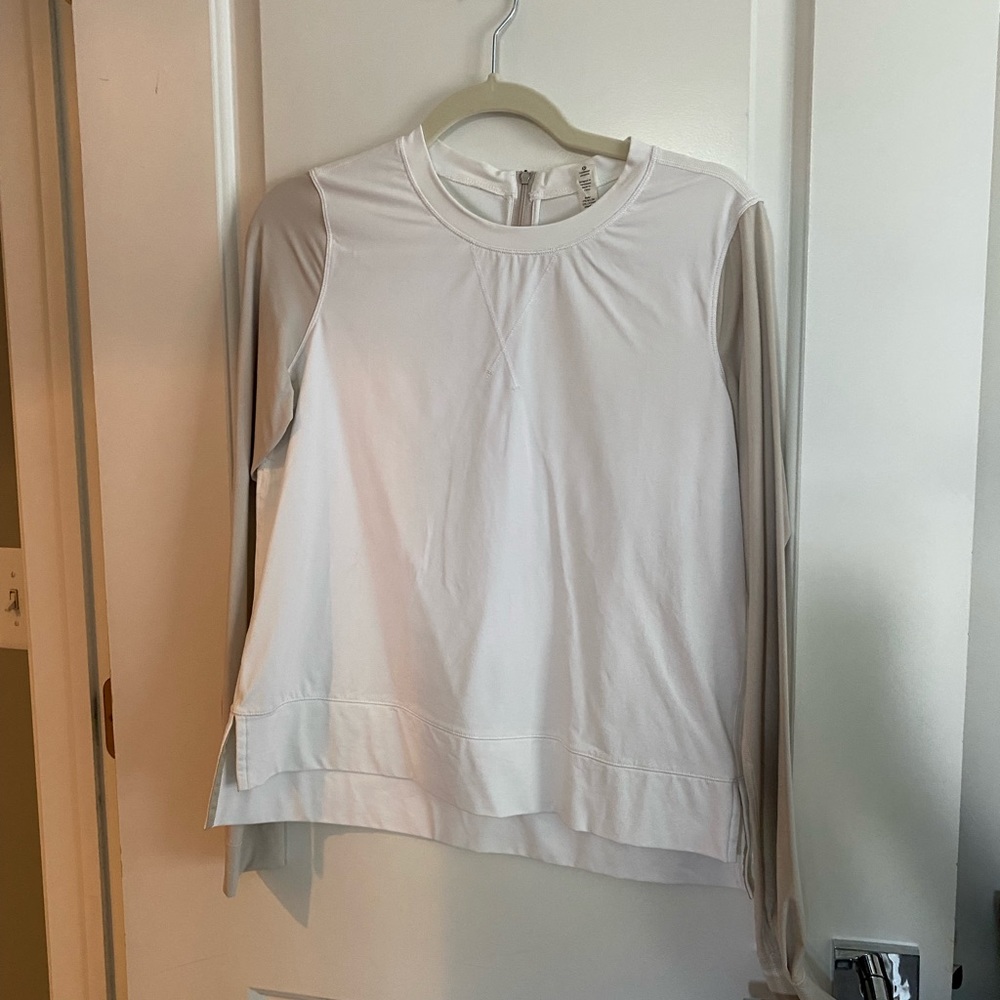 New never worn long sleeve lulu